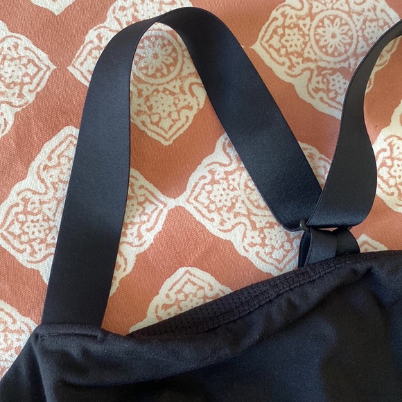 Athleta black razor back sports bra size medium - Picture 2 of 8
